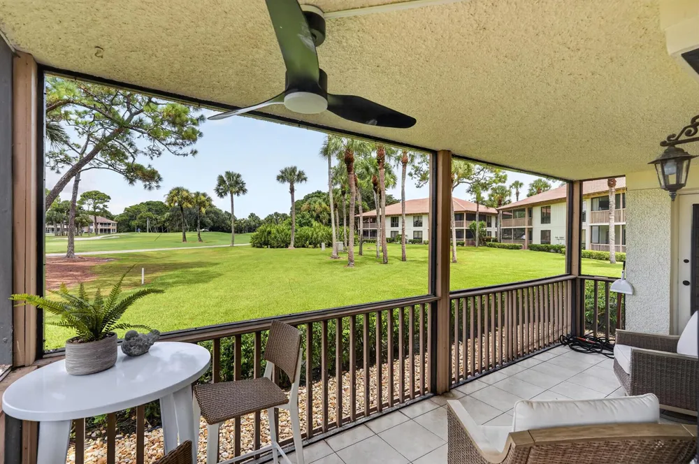 302 Brackenwood Circle Palm Beach Gardens, FL 33418