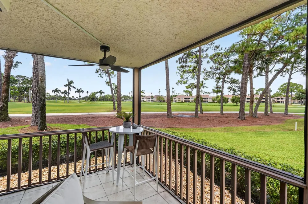 302 Brackenwood Circle Palm Beach Gardens, FL 33418