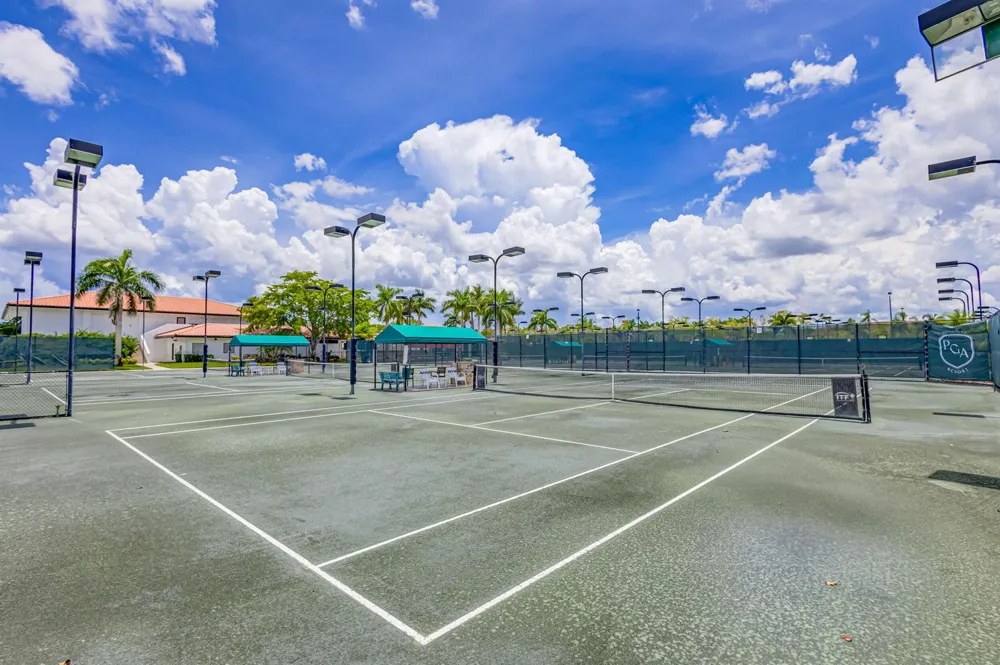 302 Brackenwood Circle Palm Beach Gardens, FL 33418