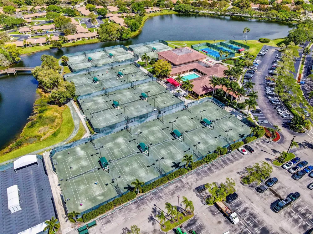 302 Brackenwood Circle Palm Beach Gardens, FL 33418