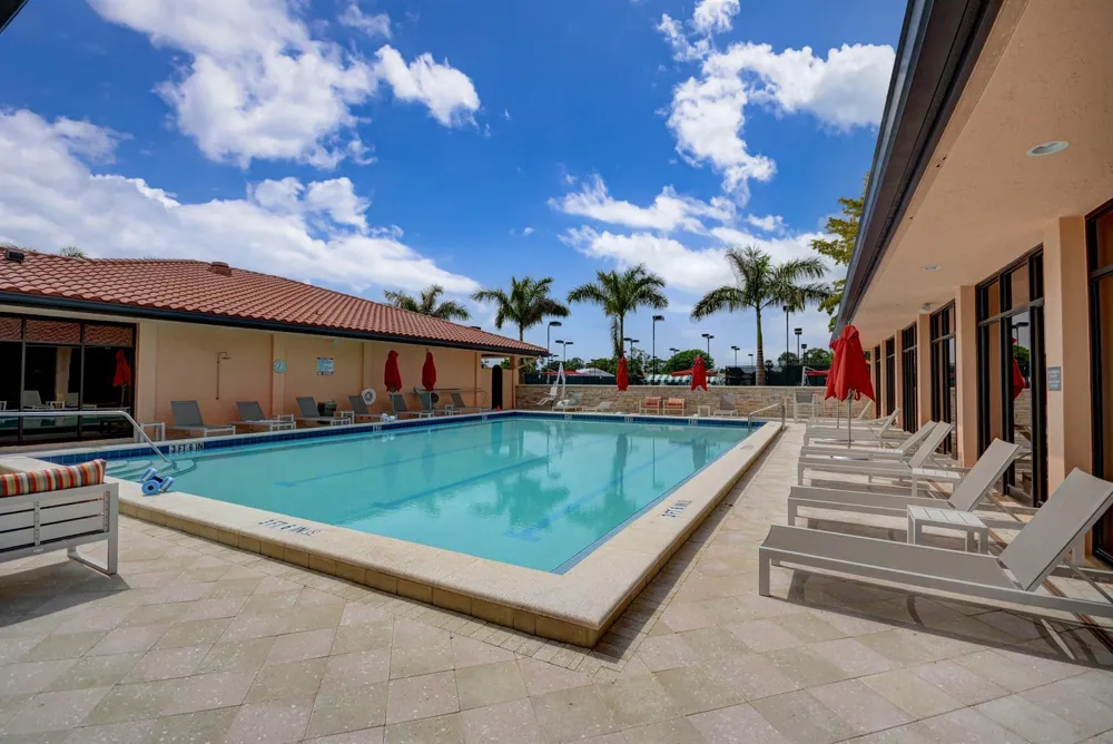 302 Brackenwood Circle Palm Beach Gardens, FL 33418