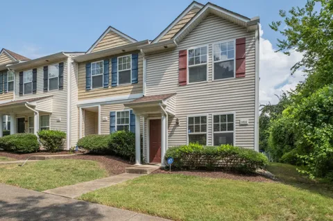 1014 Halifax Ln