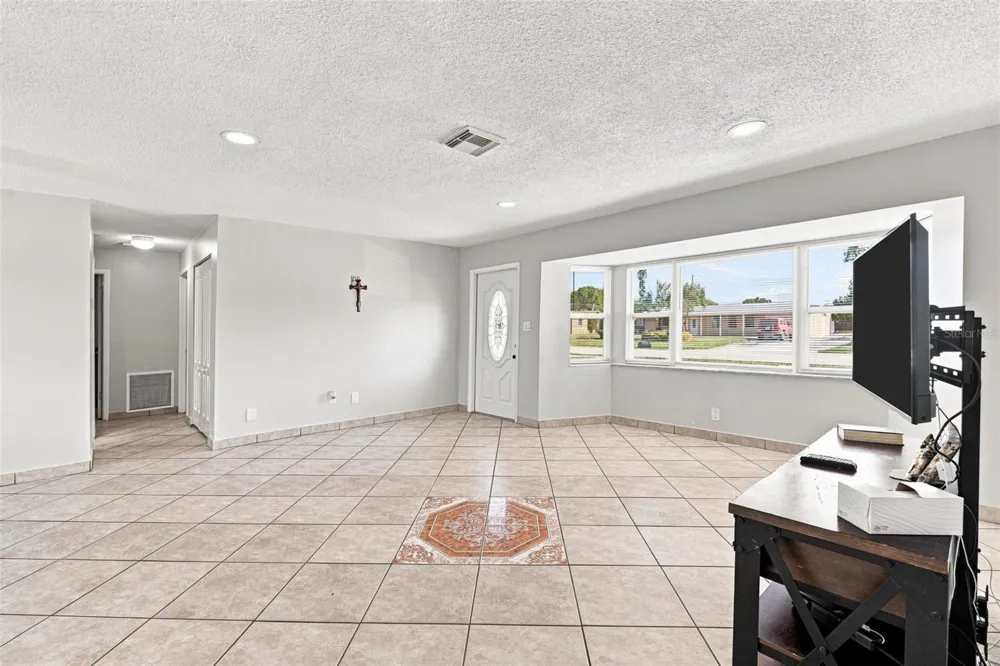 18186 IRIS ROAD Fort Myers, FL 33967