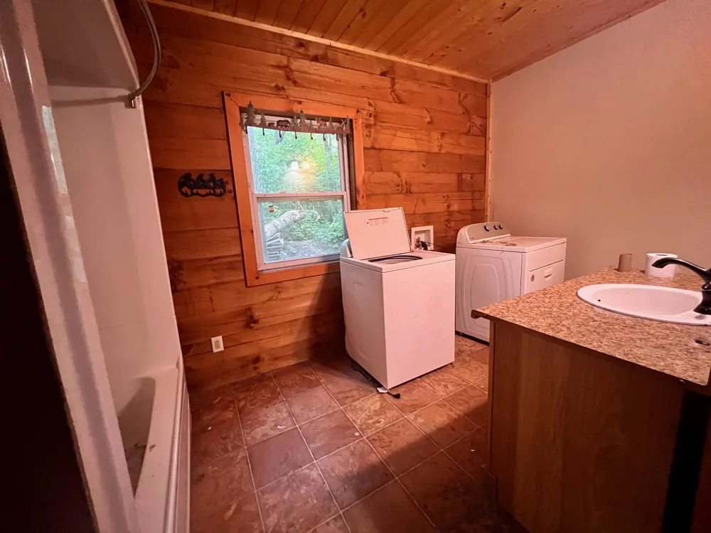 520 E Moorestown Road Norwich Township, MI 49651