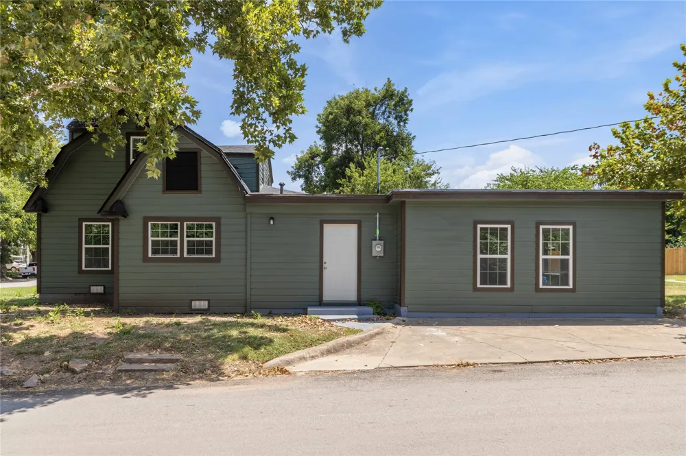 2201 Vincent Street Brownwood, TX 76801