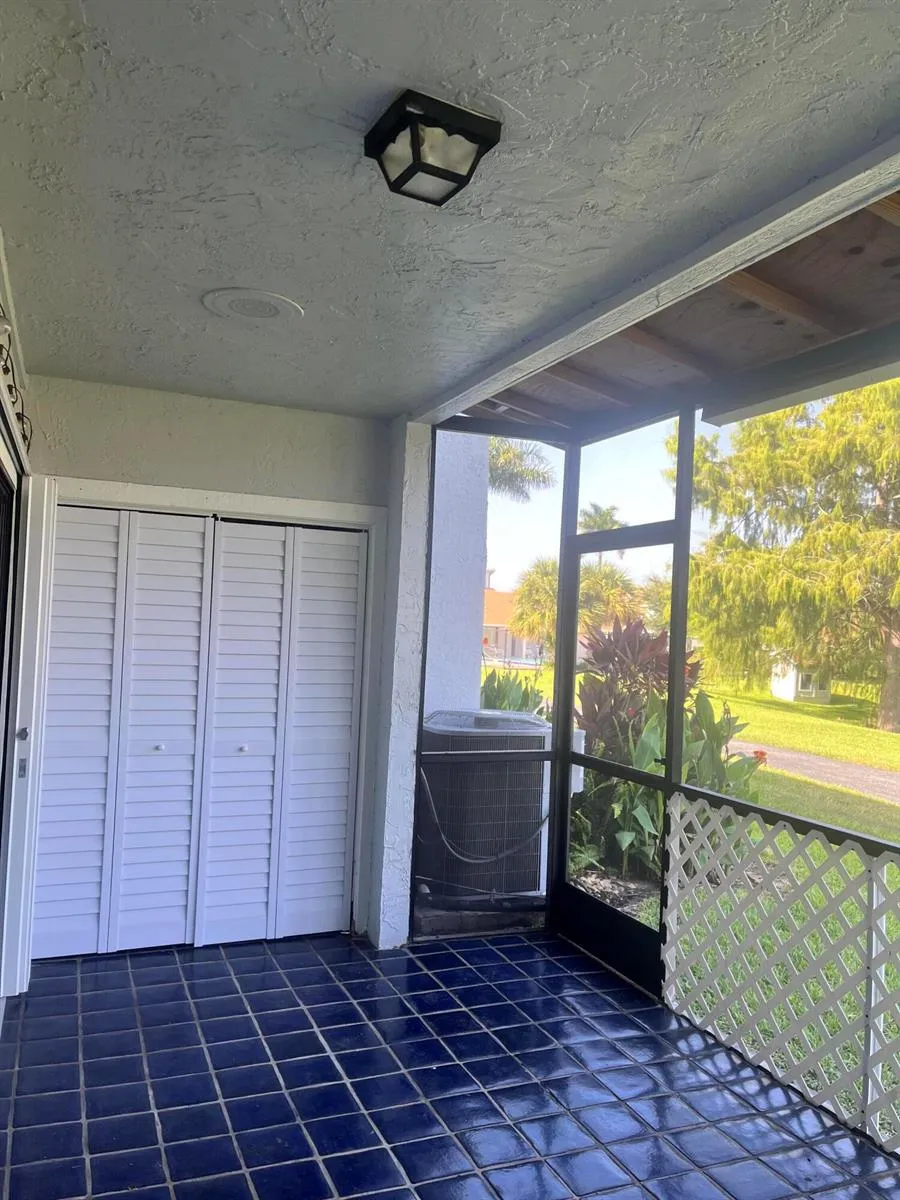 1701 WOODBRIDGE LAKES CIRCLE West Palm Beach, FL 33406