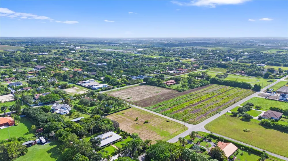 213 SW 240 ST Homestead, FL 33031