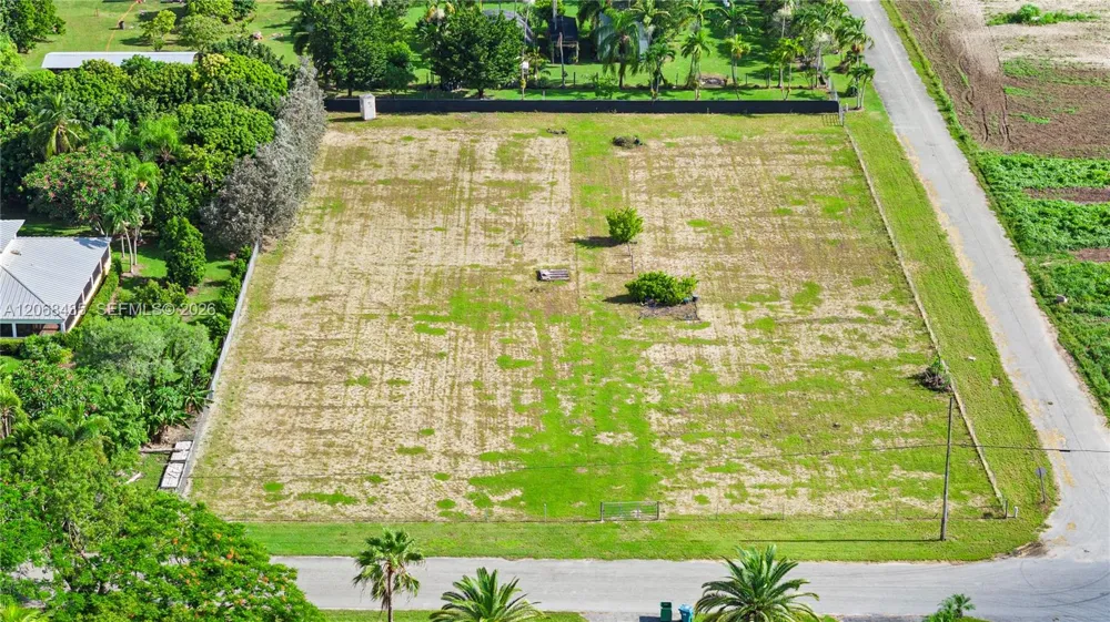 213 SW 240 ST Homestead, FL 33031