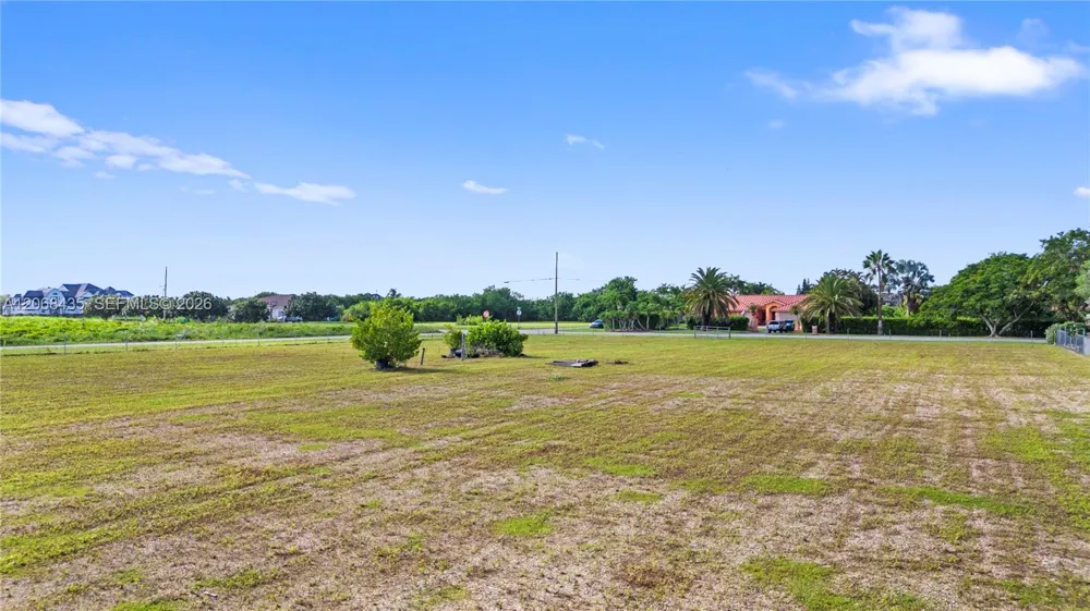 213 SW 240 ST Homestead, FL 33031