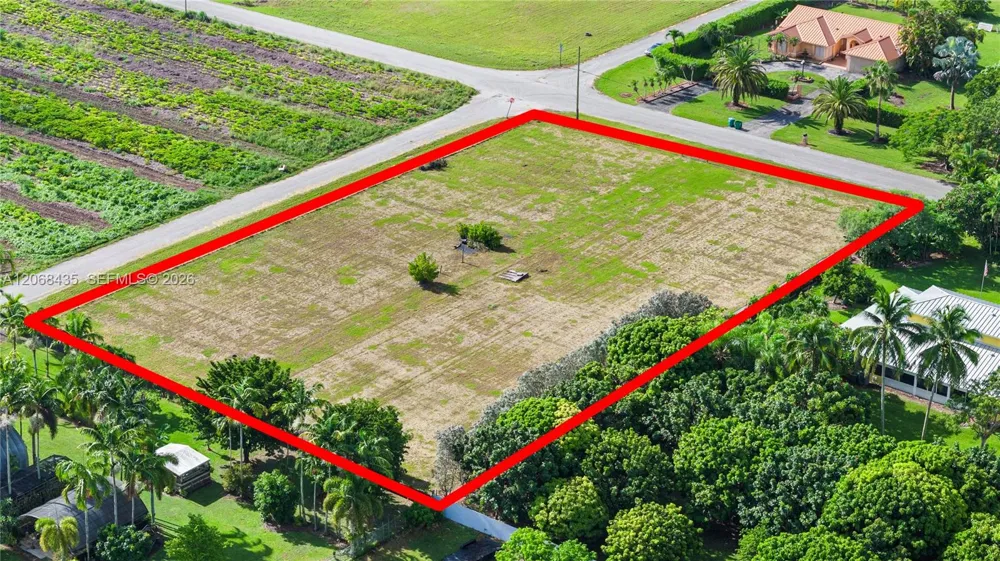 213 SW 240 ST Homestead, FL 33031