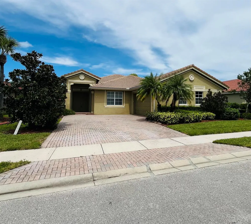 6354 ASTOR PLACE Vero Beach, FL 32966