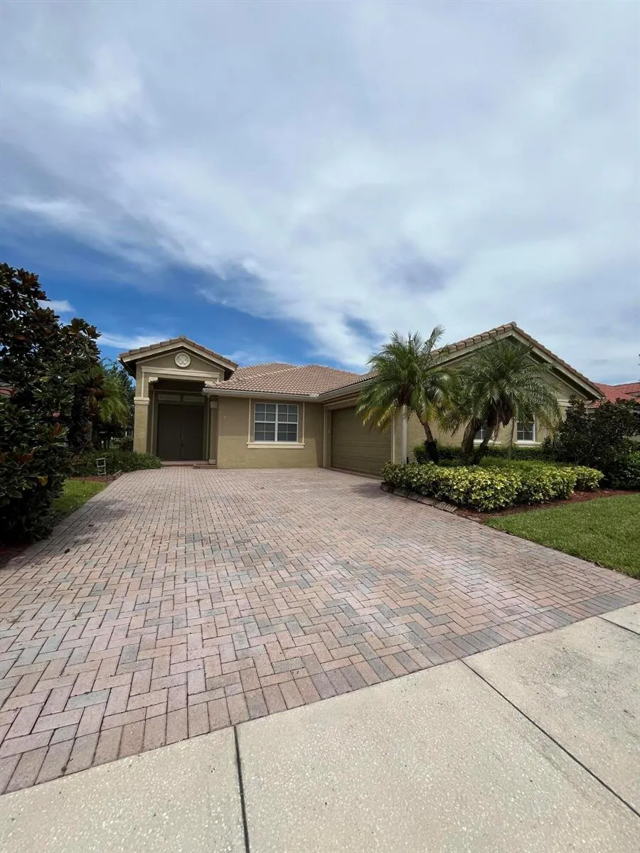6354 ASTOR PLACE Vero Beach, FL 32966