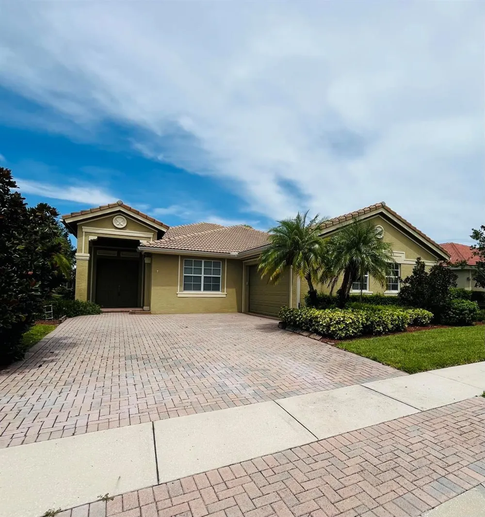 6354 ASTOR PLACE Vero Beach, FL 32966
