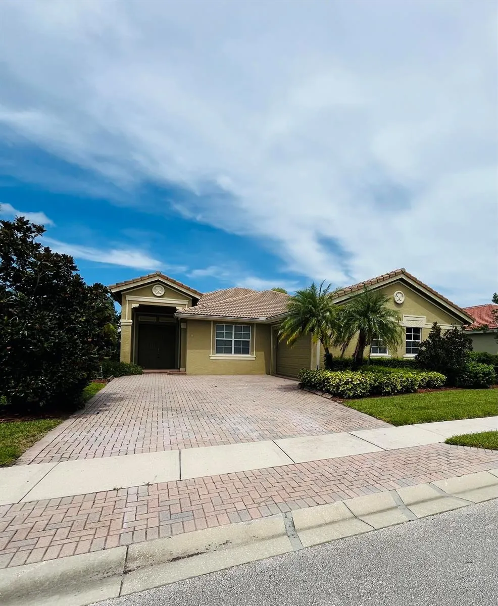 6354 ASTOR PLACE Vero Beach, FL 32966