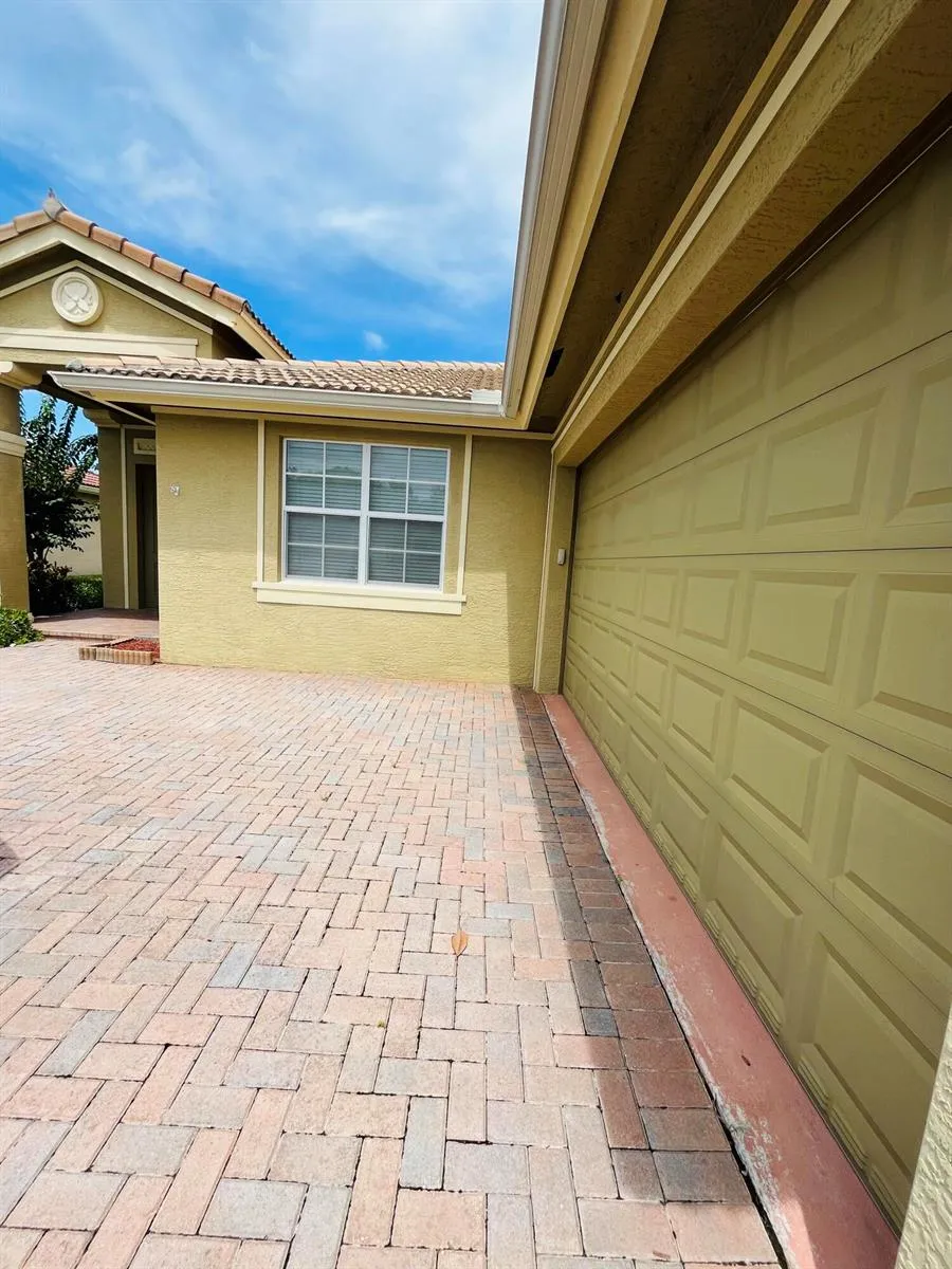 6354 ASTOR PLACE Vero Beach, FL 32966