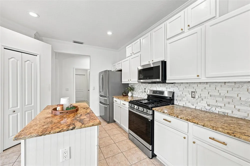 12018 NORTHUMBERLAND DRIVE Tampa, FL 33626