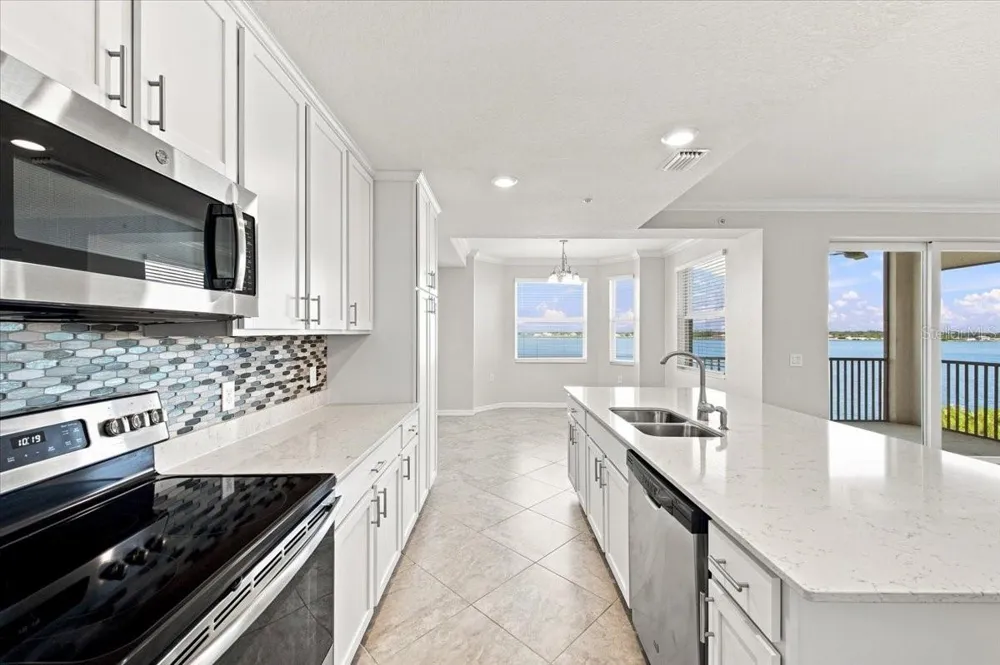 920 TIDEWATER SHORES LOOP #307 Bradenton, FL 34208