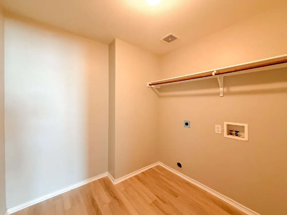670 Horn Street Crowley, TX 76036