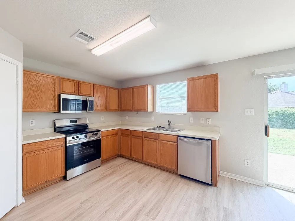 670 Horn Street Crowley, TX 76036