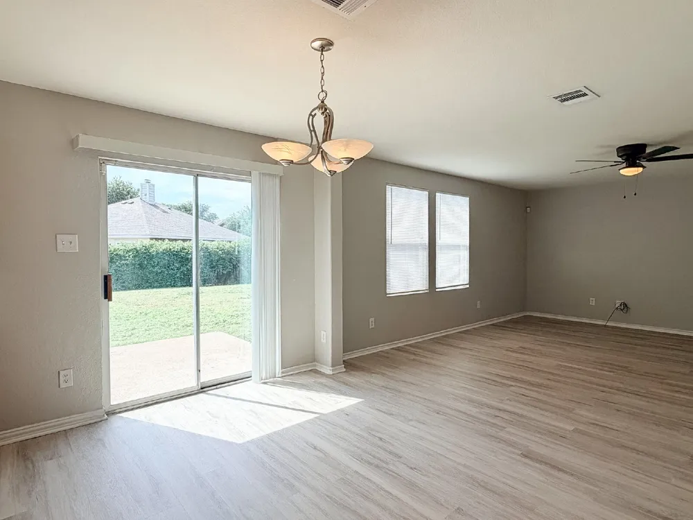 670 Horn Street Crowley, TX 76036