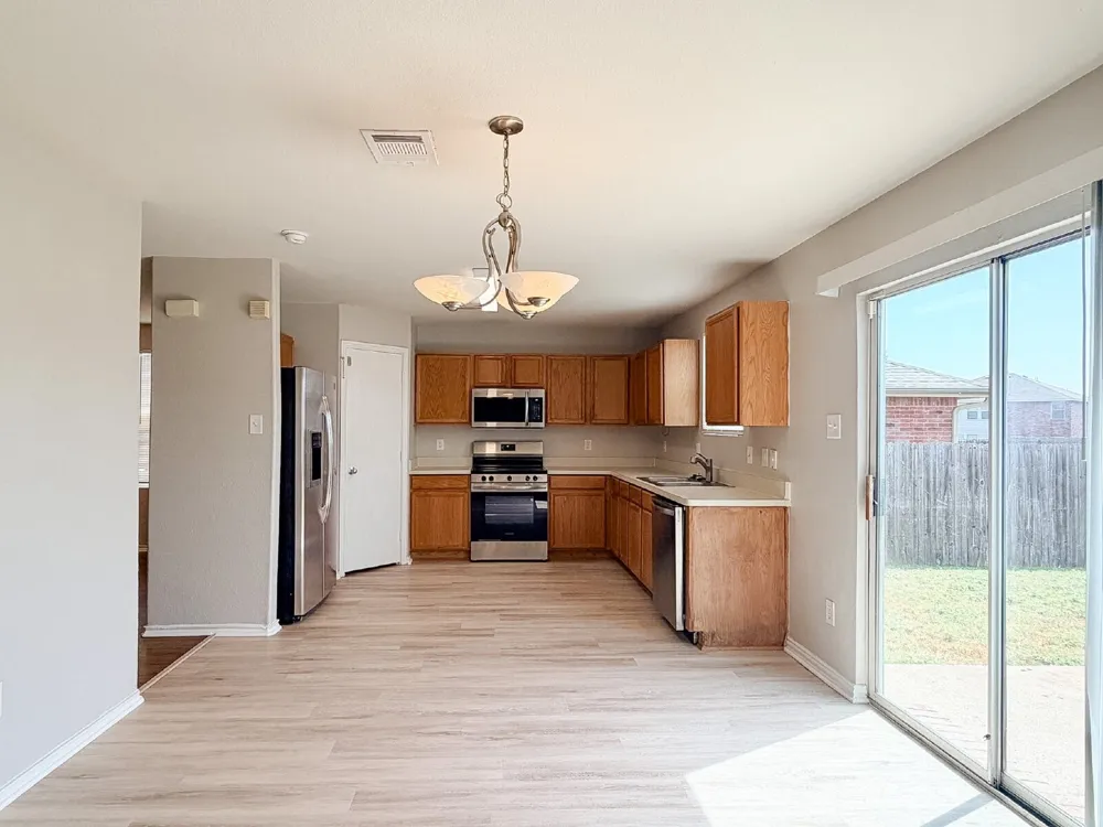 670 Horn Street Crowley, TX 76036