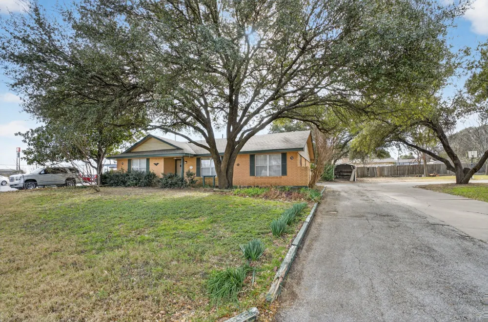 1304 E Franklin Street Hillsboro, TX 76645