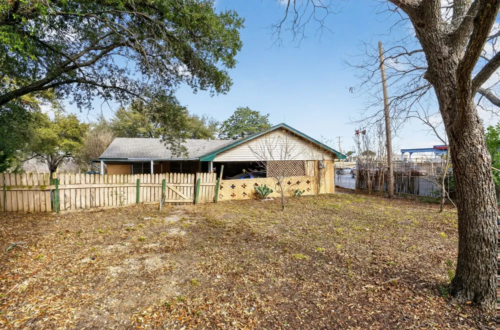 1304 E Franklin Street Hillsboro, TX 76645
