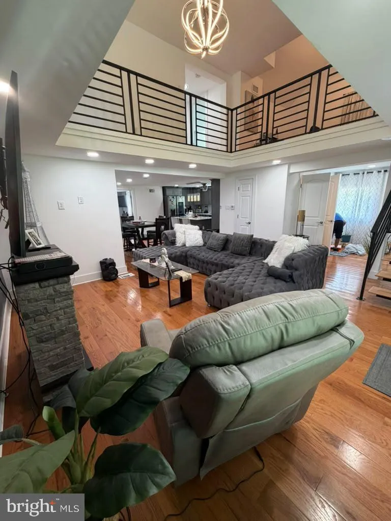 206 JARVIS ROAD Sicklerville, NJ 08081