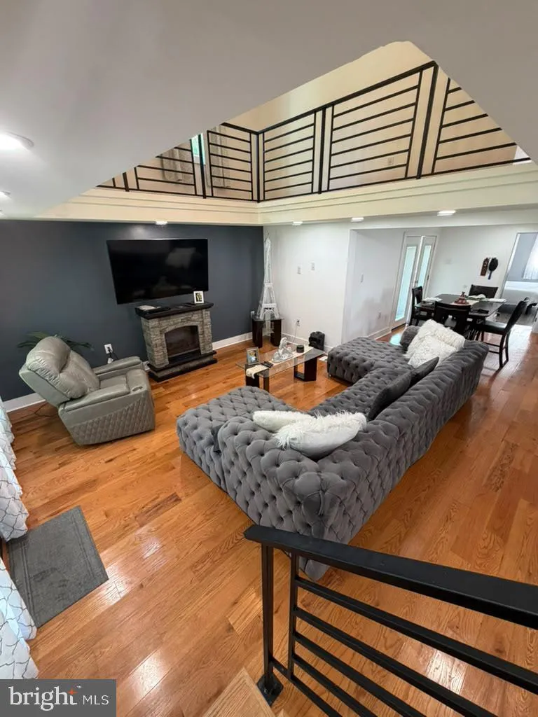 206 JARVIS ROAD Sicklerville, NJ 08081