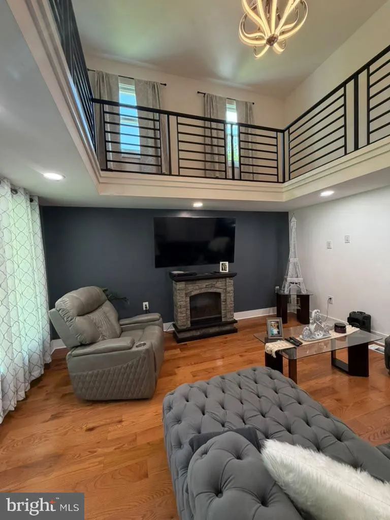 206 JARVIS ROAD Sicklerville, NJ 08081