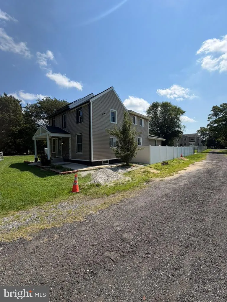 206 JARVIS ROAD Sicklerville, NJ 08081