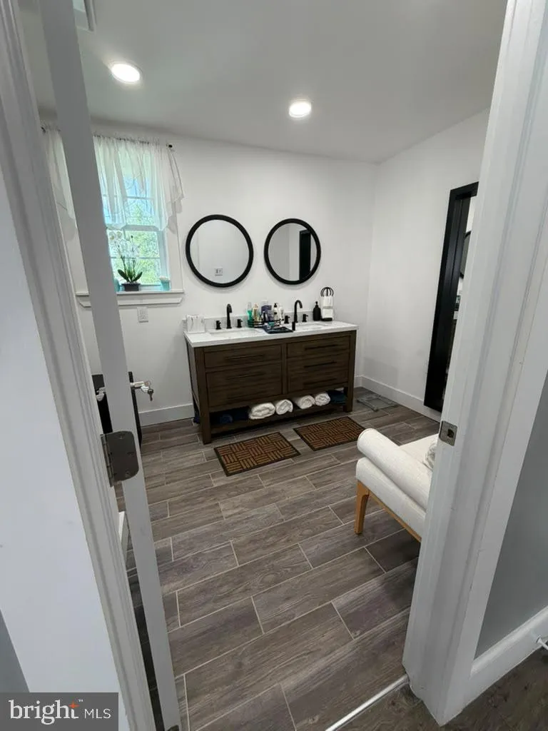 206 JARVIS ROAD Sicklerville, NJ 08081