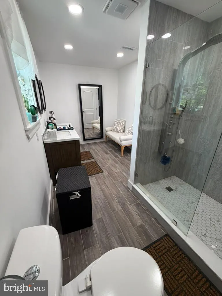 206 JARVIS ROAD Sicklerville, NJ 08081