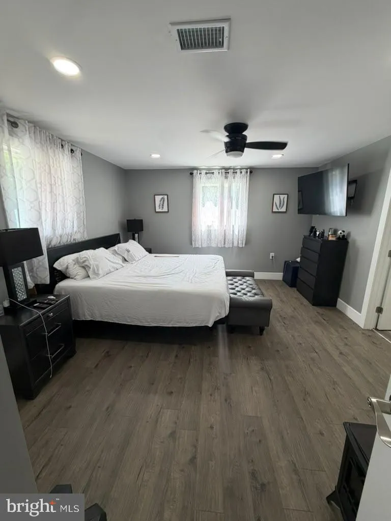 206 JARVIS ROAD Sicklerville, NJ 08081