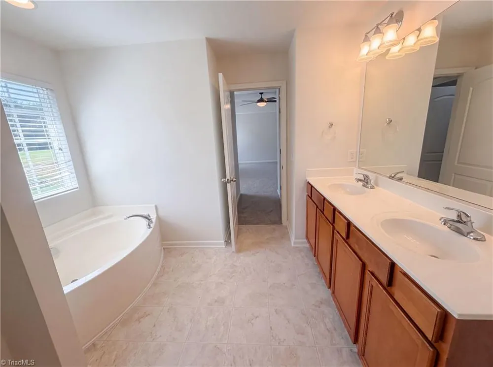 518 Macgregor Drive Burlington, NC 27217