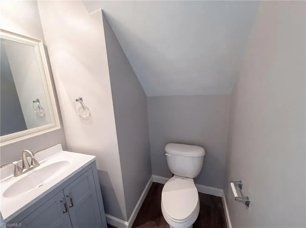 518 Macgregor Drive Burlington, NC 27217