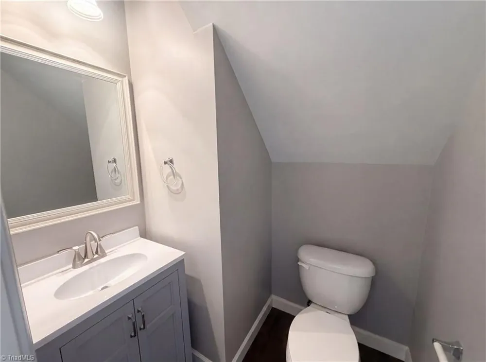 518 Macgregor Drive Burlington, NC 27217