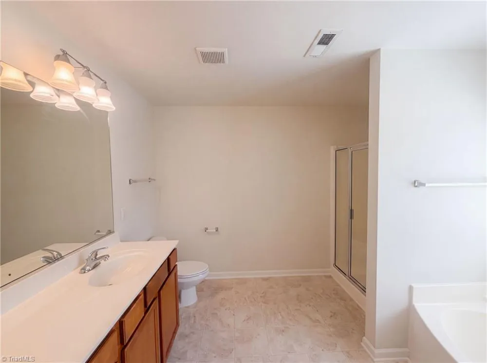 518 Macgregor Drive Burlington, NC 27217