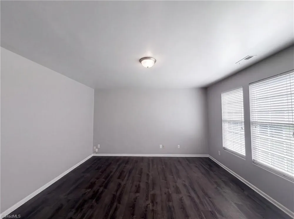 518 Macgregor Drive Burlington, NC 27217
