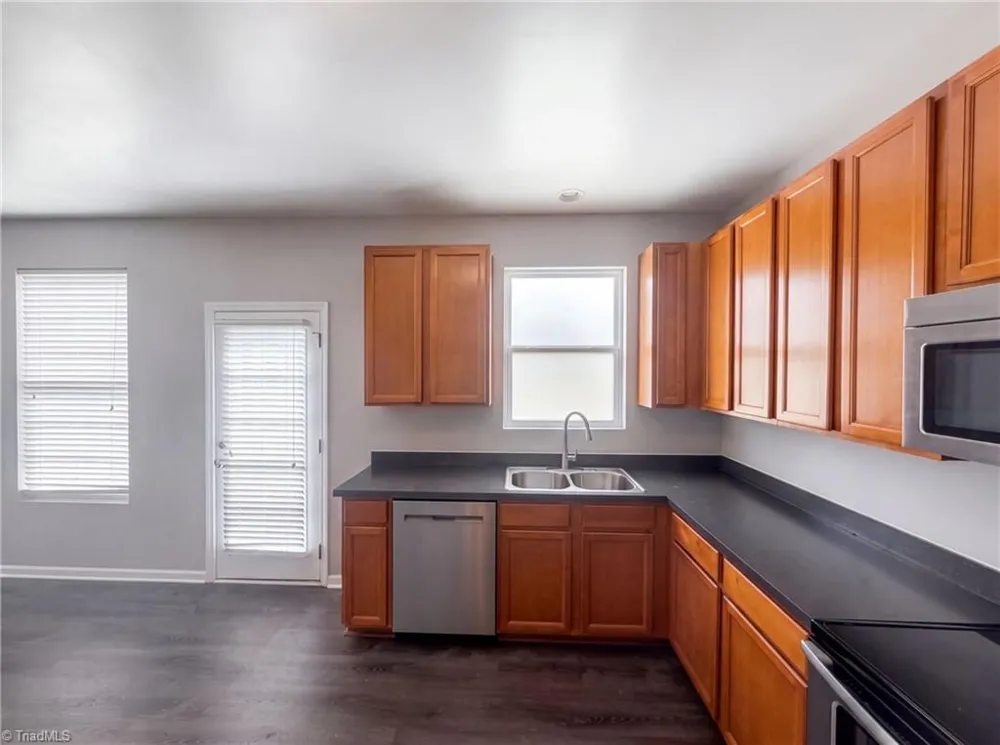 518 Macgregor Drive Burlington, NC 27217