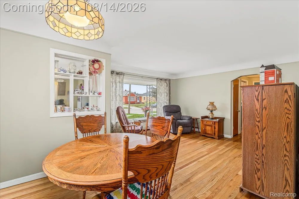 17404 Leslie Avenue Allen Park City, MI 48101