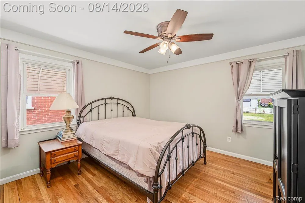 17404 Leslie Avenue Allen Park City, MI 48101