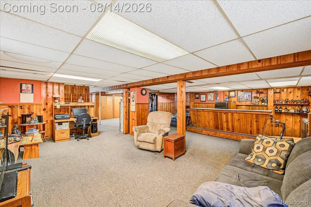 17404 Leslie Avenue Allen Park City, MI 48101