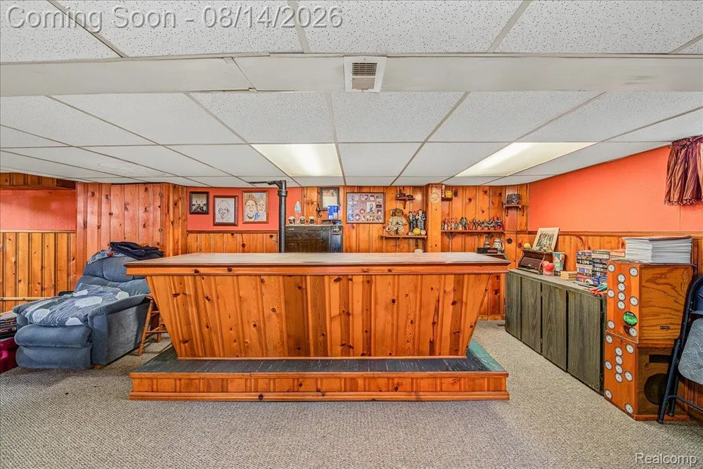 17404 Leslie Avenue Allen Park City, MI 48101
