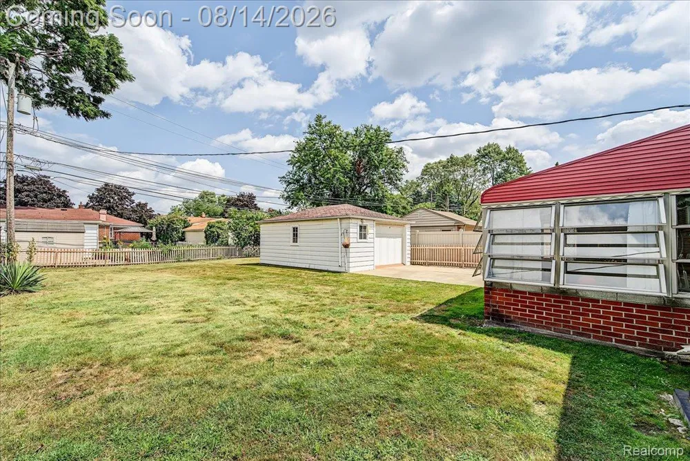 17404 Leslie Avenue Allen Park City, MI 48101