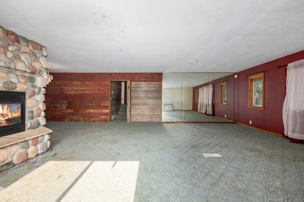 11825 Federal Road Reynolds Township, MI 49336