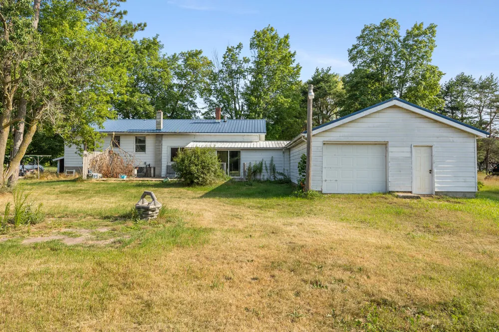 11825 Federal Road Reynolds Township, MI 49336