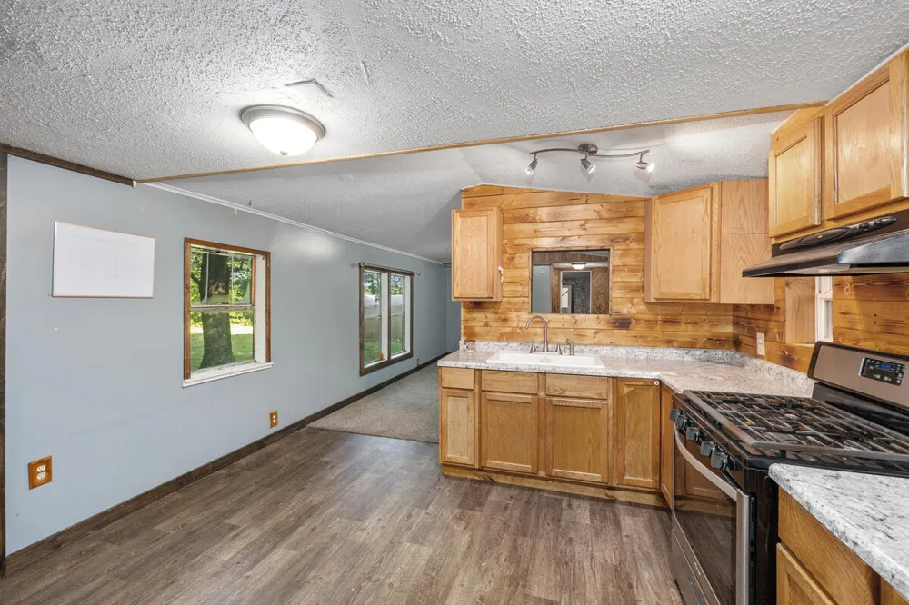 11825 Federal Road Reynolds Township, MI 49336
