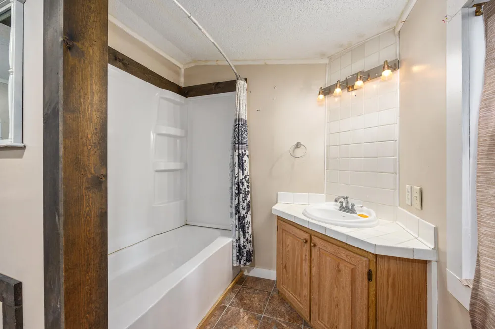 11825 Federal Road Reynolds Township, MI 49336