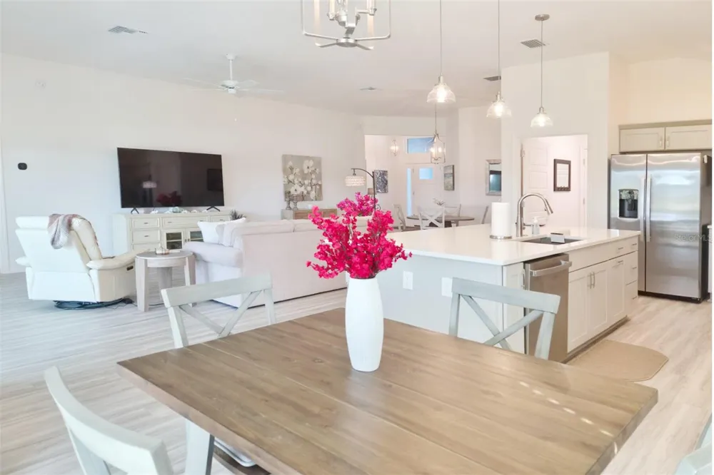 6244 HANNAN LOOP The Villages, FL 34762